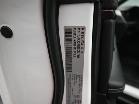 Used 2025 Jeep Grand Cherokee Altitude RWD image 20