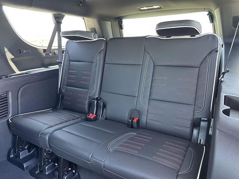 New 2026 GMC Yukon XL AT4 Ultimate AWD/4WD image 25