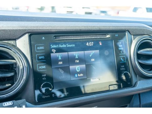 Used 2019 Toyota Tacoma TRD Sport w/ Technology Package image 20