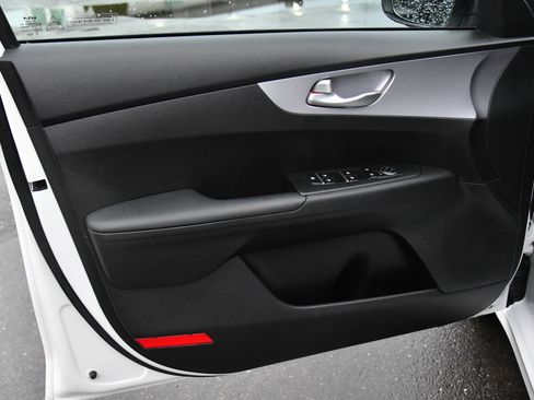 Used 2024 Kia Forte LXS image 13