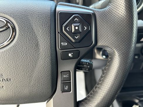 Used 2019 Toyota Tacoma TRD Sport AWD/4WD image 22