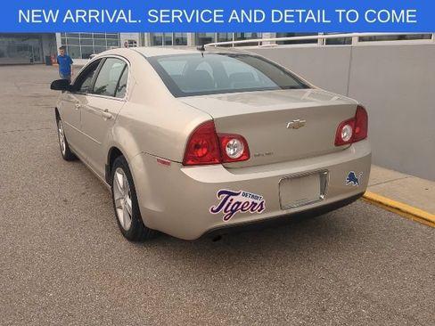 Used 2010 Chevrolet Malibu LS FWD image 4