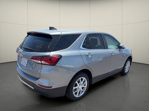 Used 2024 Chevrolet Equinox LT FWD image 8