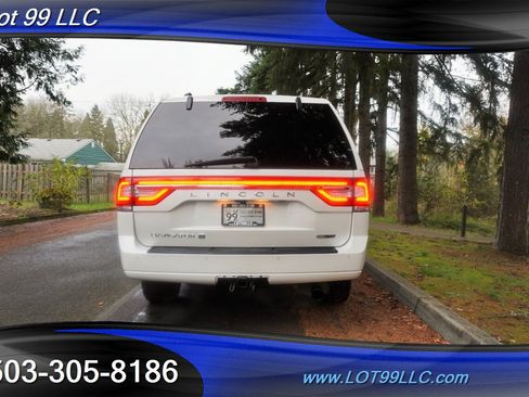 Used 2015 Lincoln Navigator L 4WD image 10