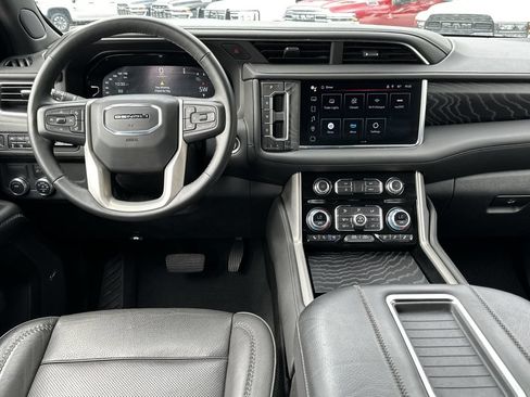 Used 2023 GMC Yukon XL Denali RWD image 10