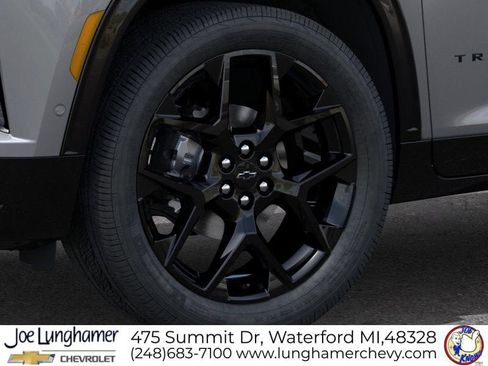 New 2026 Chevrolet Traverse RS w/ LPO, Floor Liner Package AWD/4WD image 9