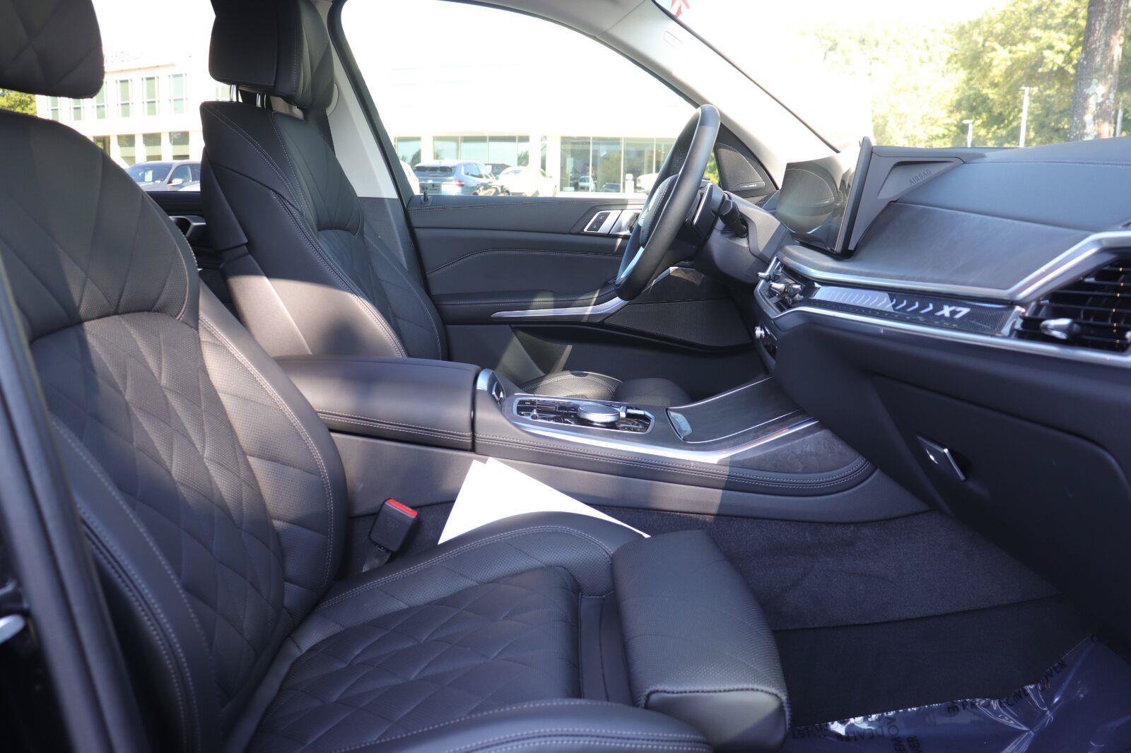 Used 2024 BMW X7 xDrive40i w/ Premium Package AWD/4WD image 21