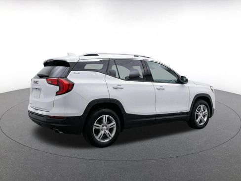 Used 2024 GMC Terrain SLE AWD/4WD image 8