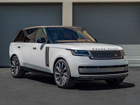 Used 2022 Land Rover Range Rover SV AWD/4WD image 1