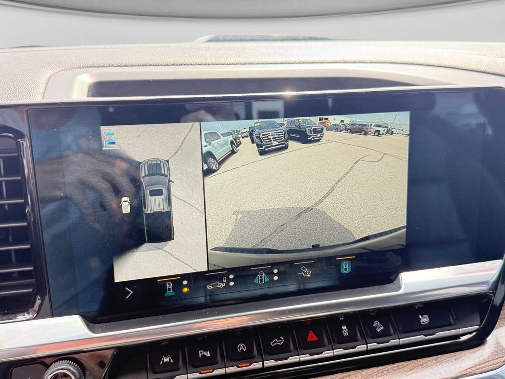 Used 2022 Chevrolet Silverado 1500 LT Trail Boss w/ Convenience Package II AWD/4WD image 28
