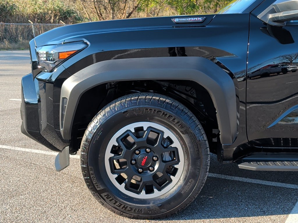 Certified 2025 Toyota 4Runner TRD Off-Road AWD/4WD image 3