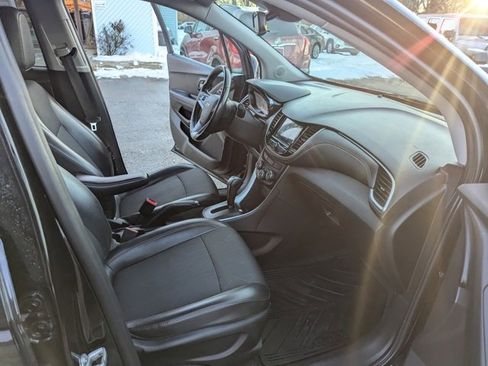 Used 2019 Chevrolet Trax LT w/ Redline Edition image 19