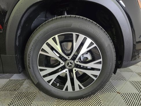 Used 2025 Mercedes-Benz GLB 250 4MATIC image 2