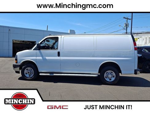 Used 2024 GMC Savana 2500 w/ Driver Convenience Package RWD image 7