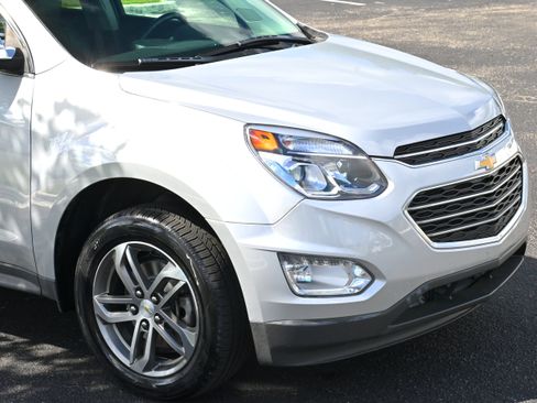 Used 2017 Chevrolet Equinox Premier w/ Enhanced Convenience Package image 28