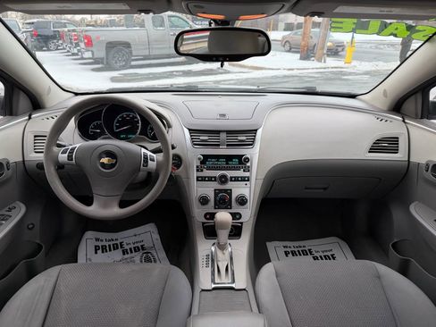 Used 2011 Chevrolet Malibu LS image 9