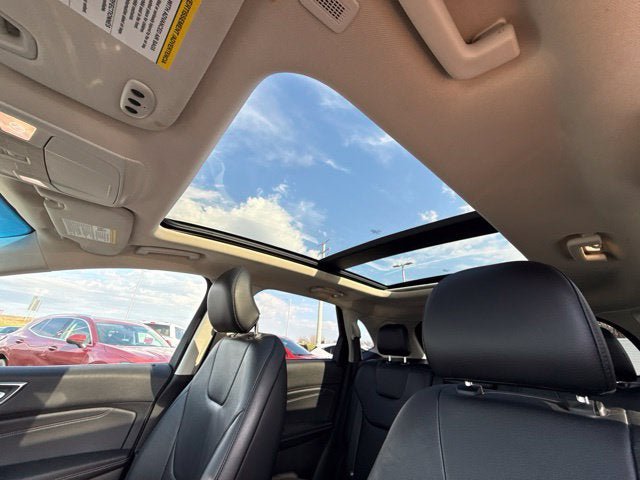 Used 2019 Ford Edge Titanium w/ Cold Weather Package AWD/4WD image 21