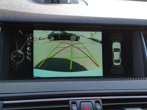 Used 2014 BMW M5 RWD image 24