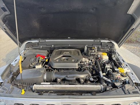 Used 2020 Jeep Wrangler Sport AWD/4WD image 64