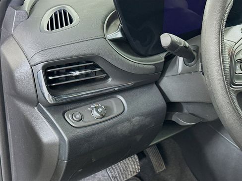 Used 2025 Buick Envista Preferred image 16