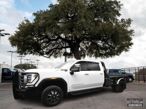 Used 2024 GMC Sierra 3500 SLT w/ SLT Convenience Package image 1