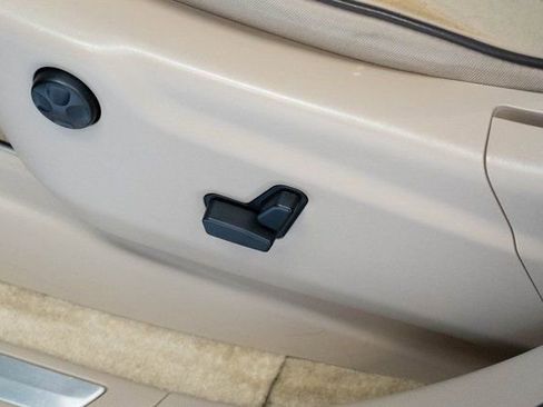 Used 2017 Jeep Grand Cherokee Overland image 19