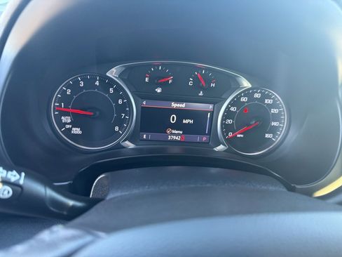 Used 2022 GMC Terrain SLT w/ Infotainment Package II image 28