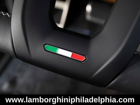 Used 2025 Lamborghini Urus S AWD/4WD image 17
