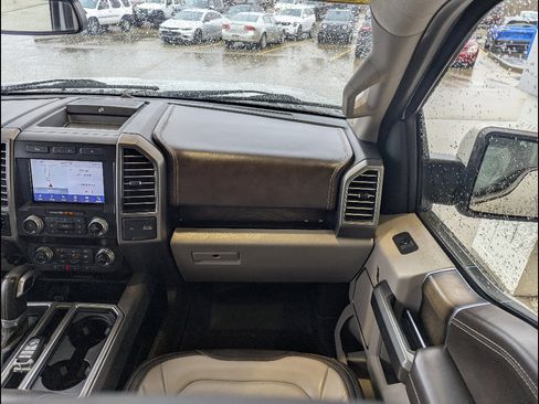 Used 2020 Ford F150 Limited image 4