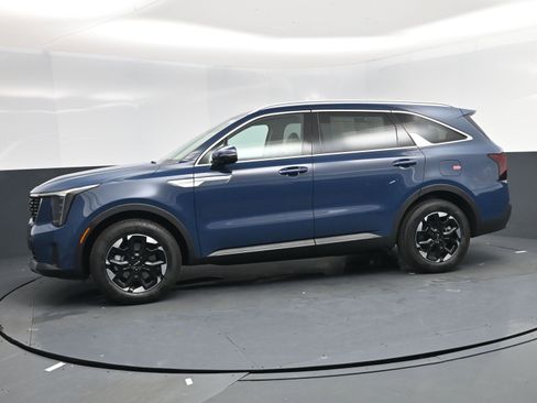 New 2026 Kia Sorento S image 3