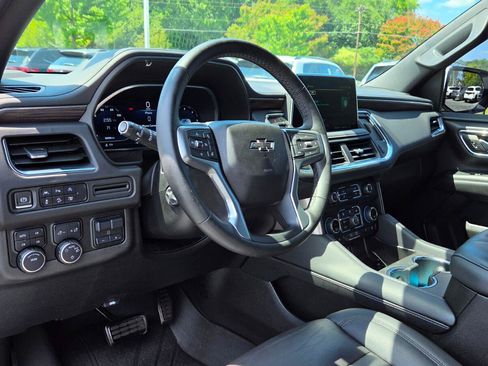 Used 2023 Chevrolet Suburban Z71 w/ Luxury Package AWD/4WD image 28