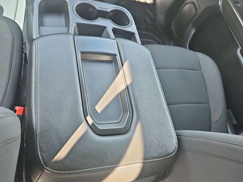 Used 2020 Chevrolet Silverado 1500 LT image 25