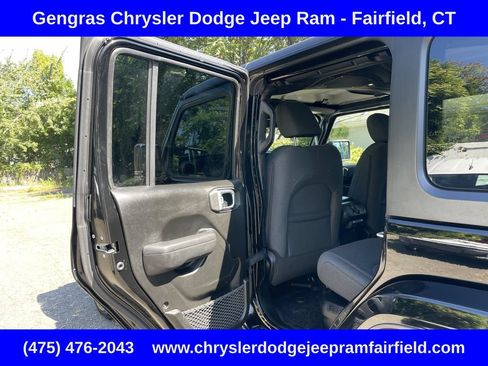 Used 2024 Jeep Wrangler Unlimited w/ Convenience Group AWD/4WD image 22