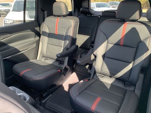 New 2026 Chevrolet Traverse RS w/ LPO, Floor Liner Package image 24