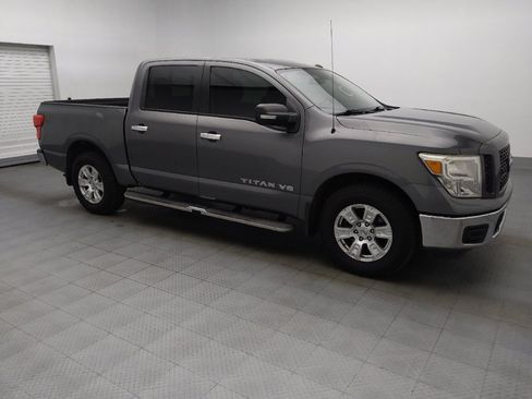 Used 2019 Nissan Titan SV RWD image 11