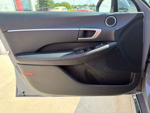 Used 2025 Hyundai Sonata SEL FWD image 11
