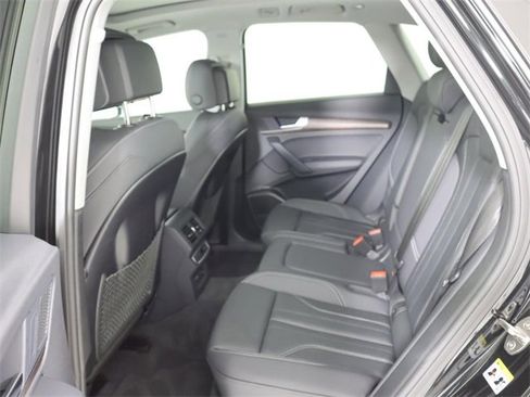Certified 2025 Audi Q5 2.0T Premium Plus w/ Premium Plus Package image 15