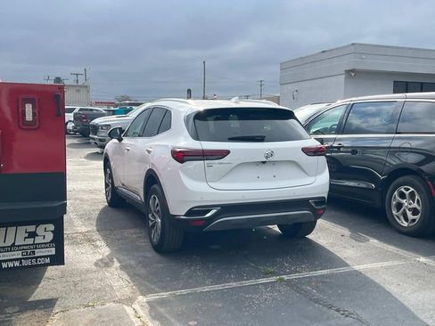 Used 2023 Buick Envision Essence image 5