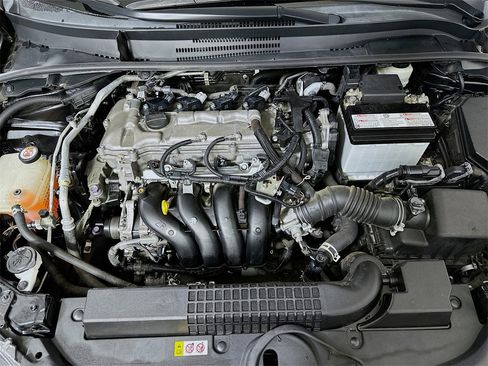 Used 2021 Toyota Corolla LE image 9