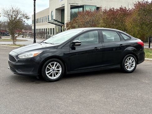 Used 2016 Ford Focus SE FWD image 14
