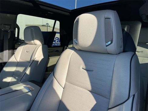 Used 2021 Cadillac Escalade Sport image 12