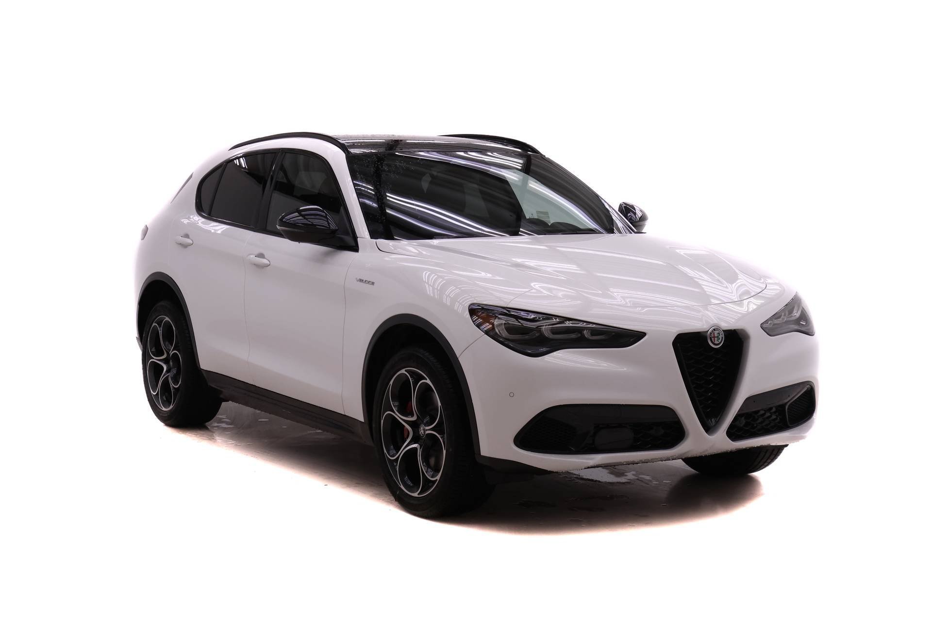New 2026 Alfa Romeo Stelvio Sprint AWD/4WD image 2