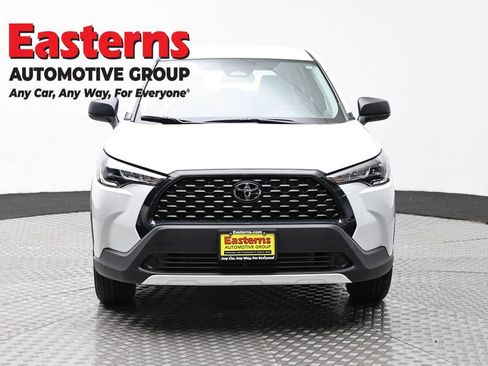 Used 2024 Toyota Corolla Cross L AWD/4WD image 2