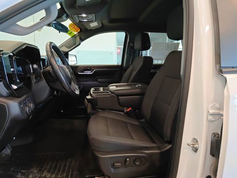 Used 2025 Chevrolet Silverado 1500 LT image 10