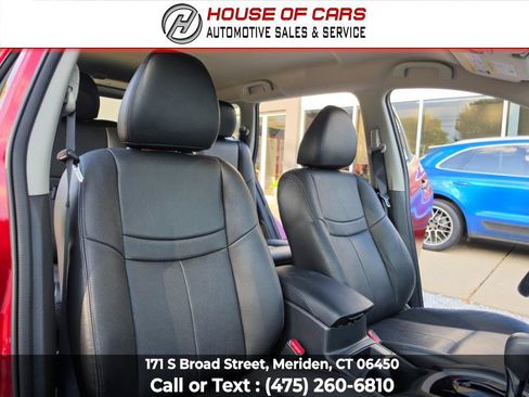 Used 2016 Nissan Rogue S AWD/4WD image 39