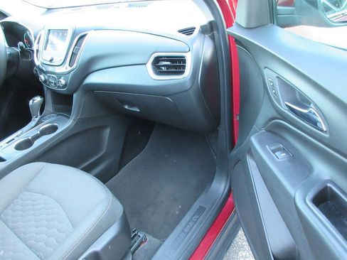 Used 2020 Chevrolet Equinox LT w/ LPO, Floor Liner Package image 18
