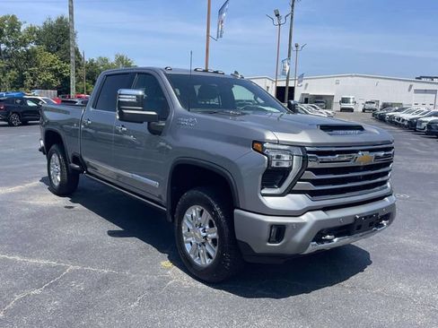 Certified 2025 Chevrolet Silverado 2500 High Country w/ High Country Premium Package AWD/4WD image 6