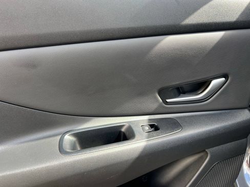 Used 2023 Hyundai Elantra Limited FWD image 45