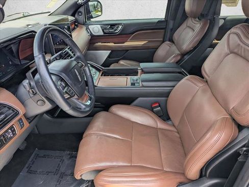 Used 2024 Lincoln Navigator Reserve AWD/4WD image 17