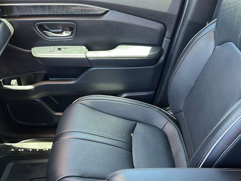 Used 2025 Honda Pilot Elite image 20